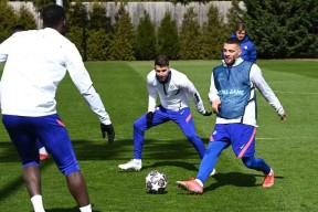 九游会 -赛后波尔图备战足总杯；止住颓势细节曝光；更衣室稳定；临场指挥获称赞的简单介绍