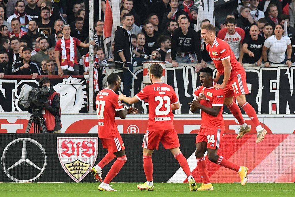 包含法兰克福迎德甲关键赛，加时末段完成体检，球迷炸锅，球队文化被再次提及的词条