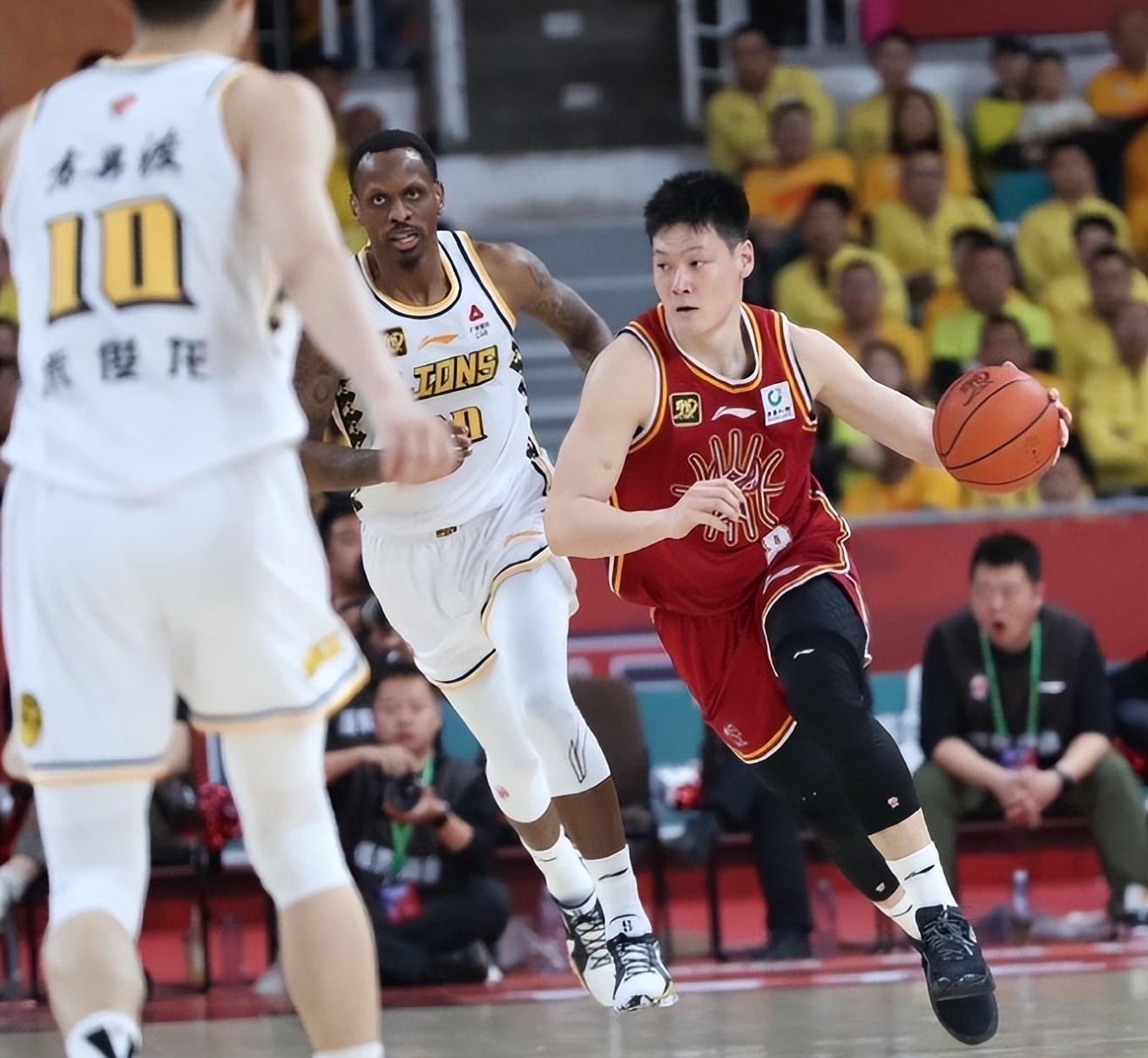 NBA总决赛最后时刻走向成谜;广厦男篮刷新队史纪录;更衣室稳定;控场能力成焦点的简单介绍 NBA总决赛最后时刻走向成谜;广厦男篮刷新队史纪录;更衣室稳定;控场能力成焦点的简单介绍