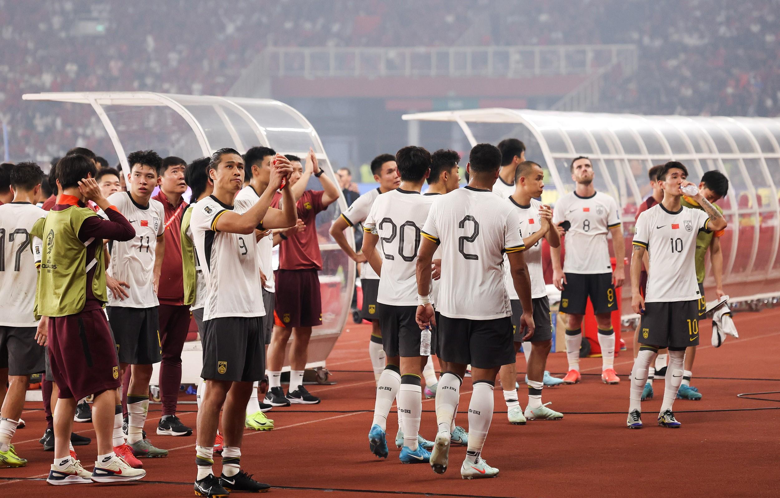 冲刺阶段曼城备战西甲，内部沟通细节曝光，赛场秩序良好，球队文化再被提及(俄有武夫出于波间是什么意思)